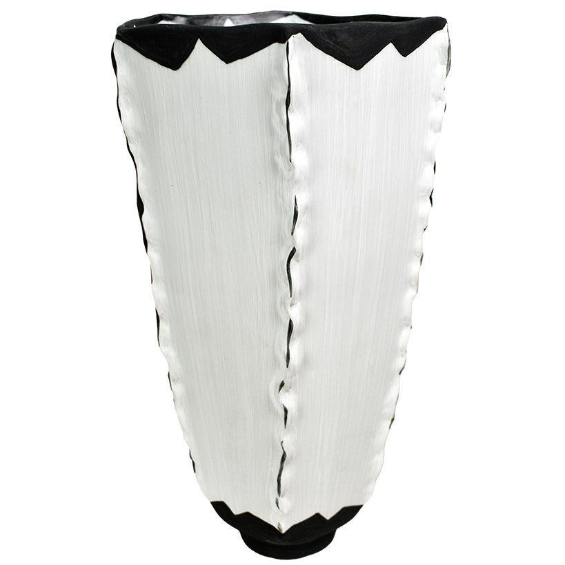 PORCELAINE HANDMADE VASE