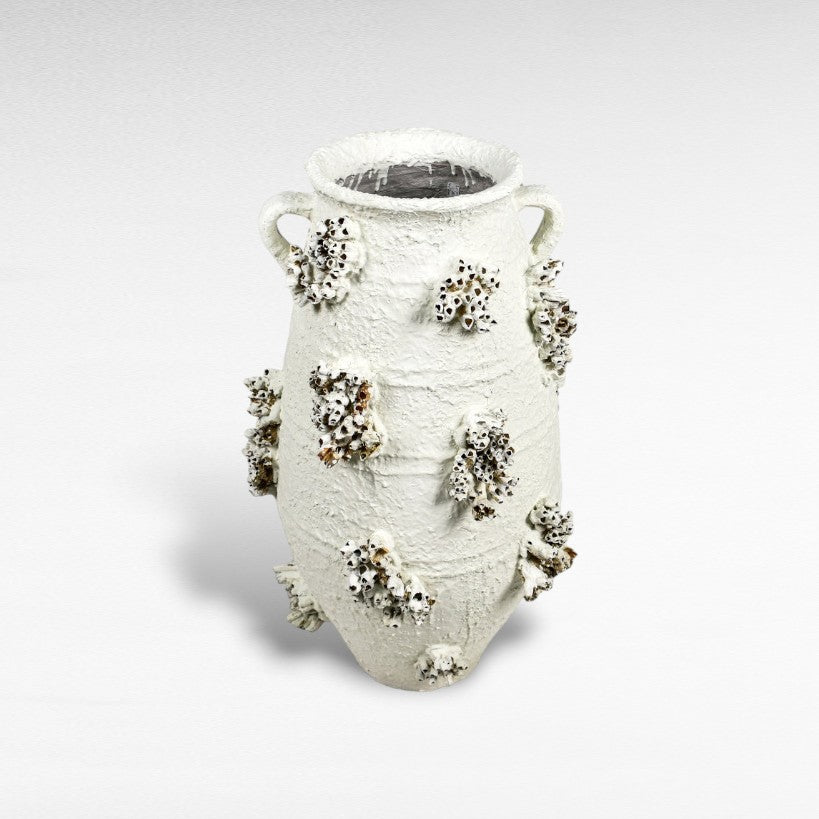 TERRACOTTA WHITE VASE WITH CORALS W40 |D40 |H90 CM