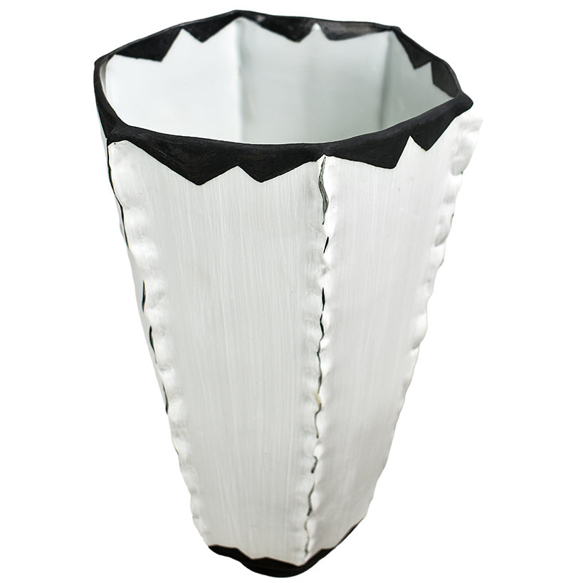 PORCELAINE HANDMADE VASE