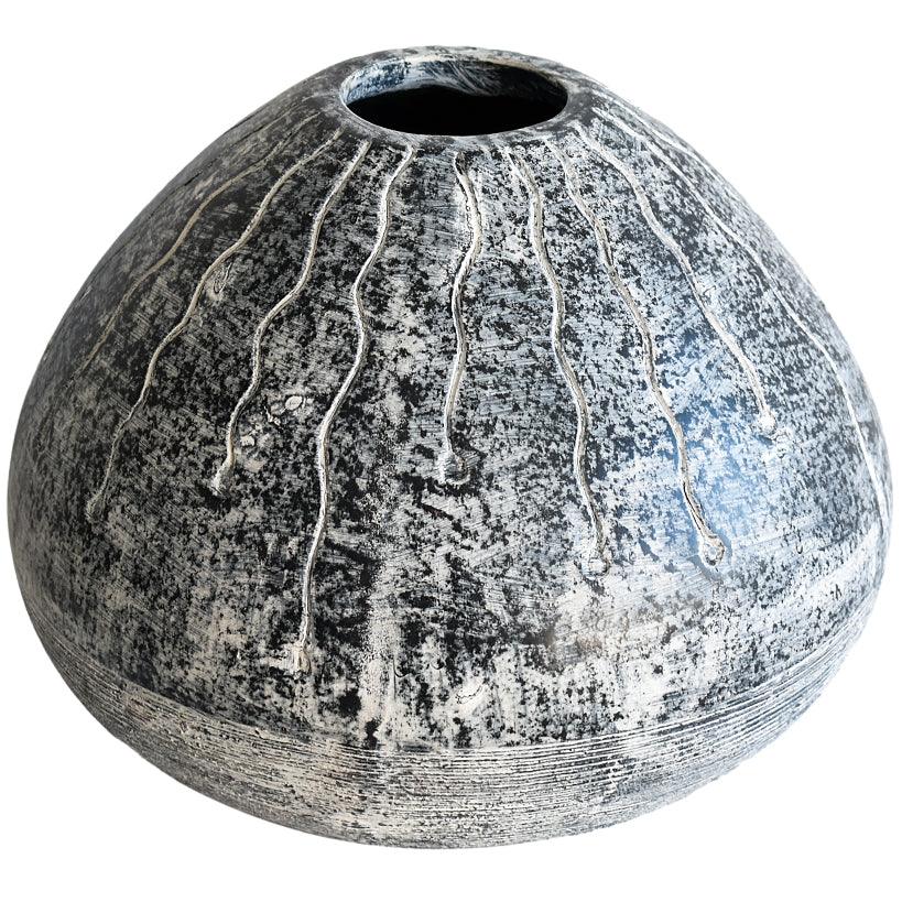 TERRACOTTA POT WITH CARVED DETAIL - Chora Mykonos
