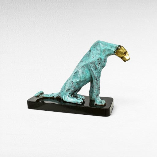 SITTING PUMA