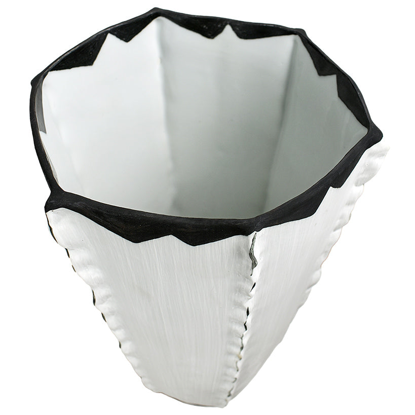 PORCELAINE HANDMADE VASE