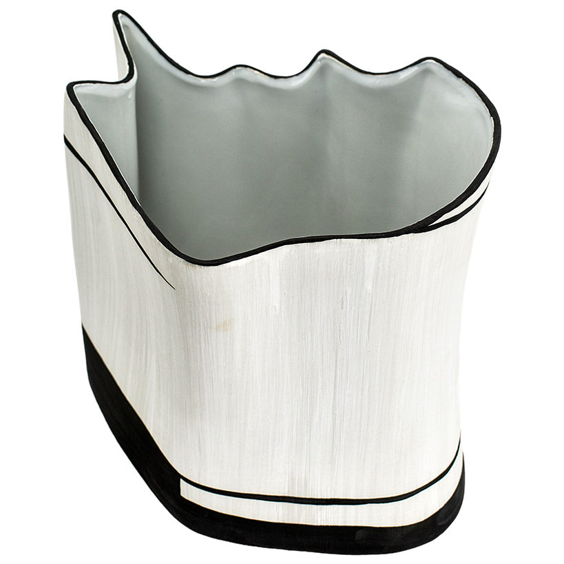 PORCELAINE HANDMADE VASE