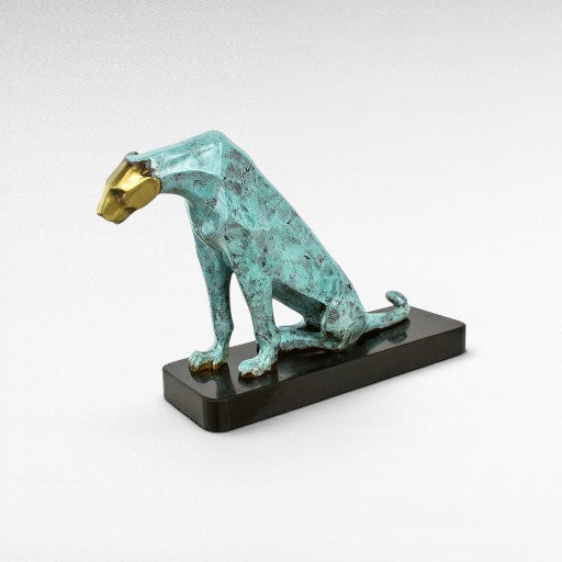 SITTING PUMA