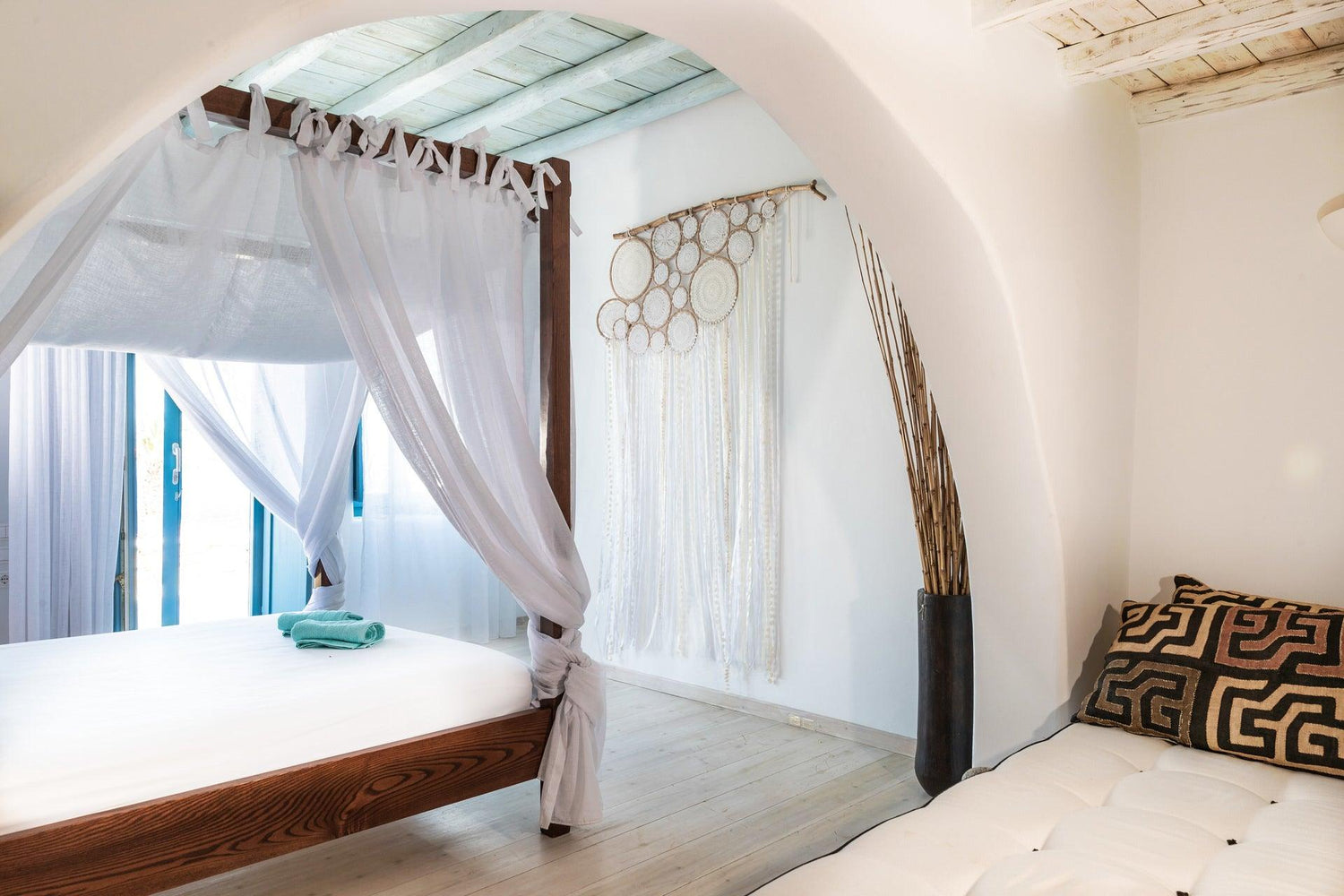 A24I3799 - Chora Barefoot Luxury Living