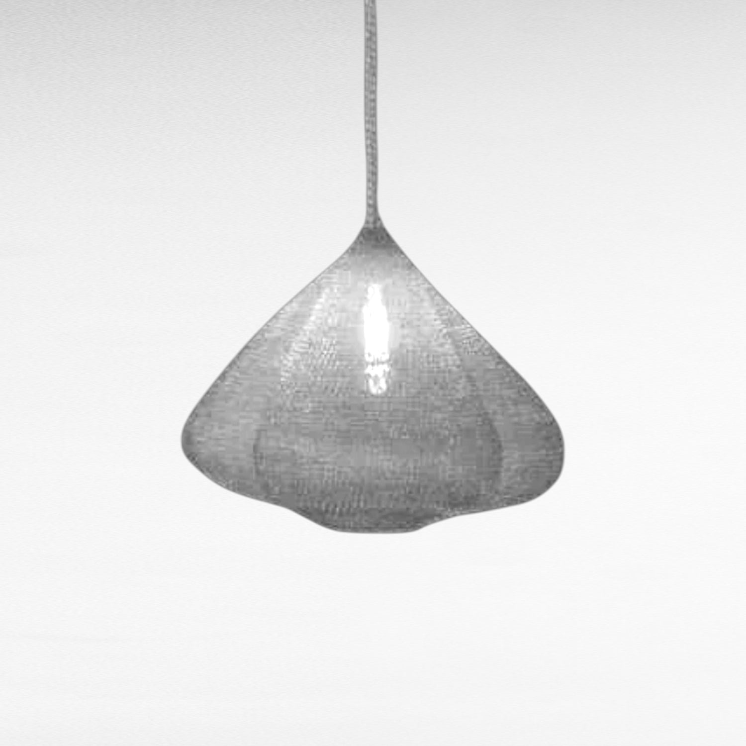 METAL WIRE HANDWOVEN ONION SHAPE Φ37 |H155 cm
