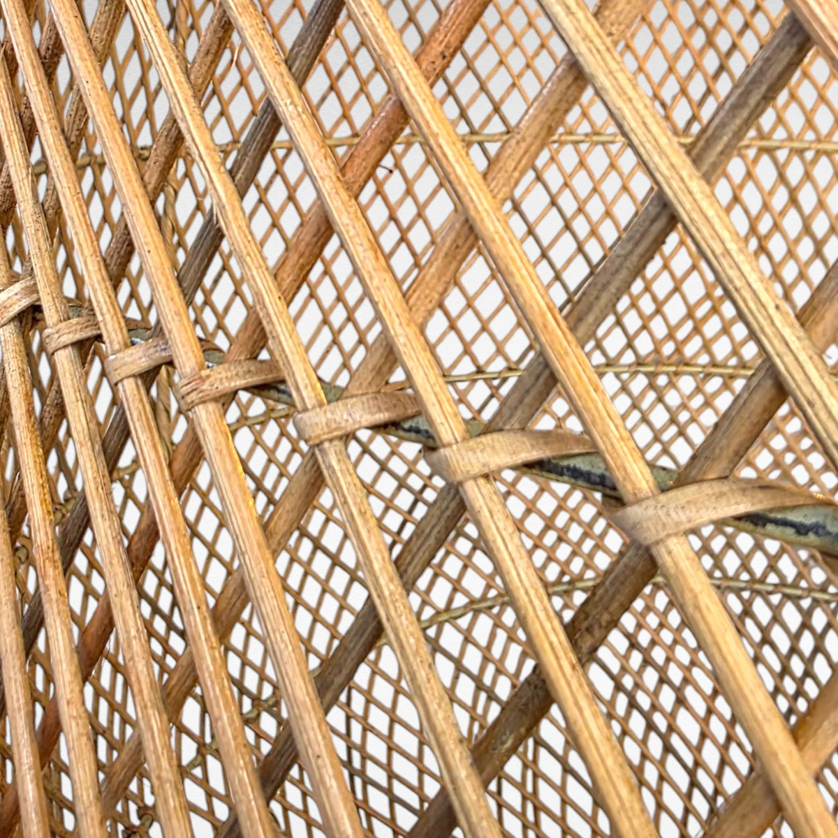 NATURAL RATTAN BULBOUS SHAPE Φ60 |H170 cm