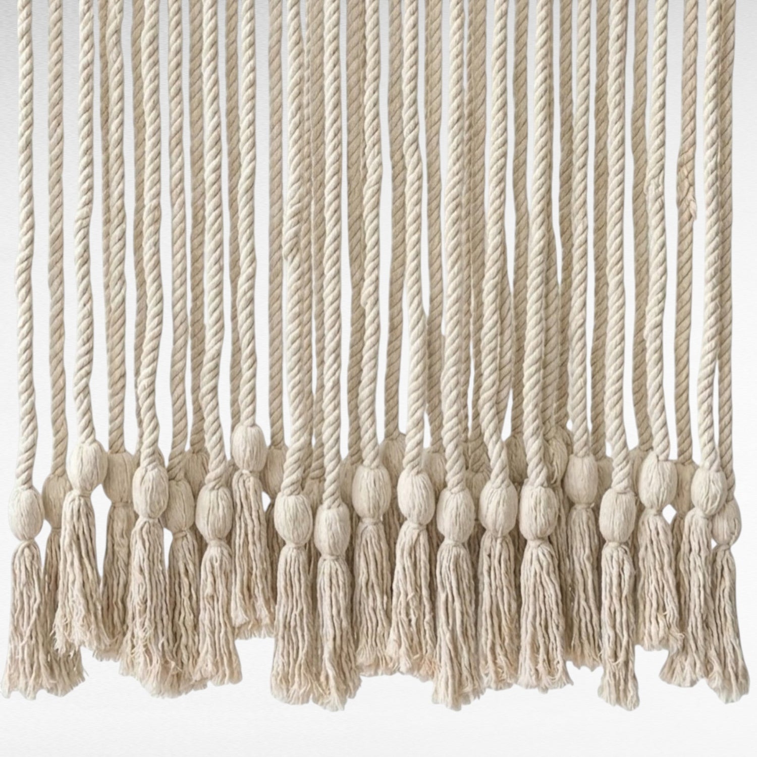 CURTAIN OFF WHITE THICK ROPE WITH TASSELS / EGG