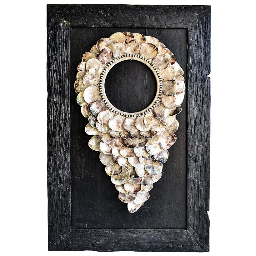 SHELL NECKLACE WITH FRAME 90x2x140cm - Chora Mykonos