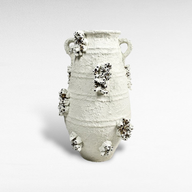 TERRACOTTA WHITE VASE WITH CORALS W35 |D35 |H70 CM