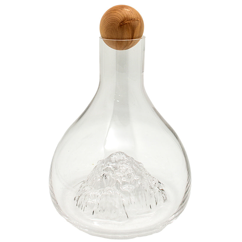 DECANTER WITH A TWIST