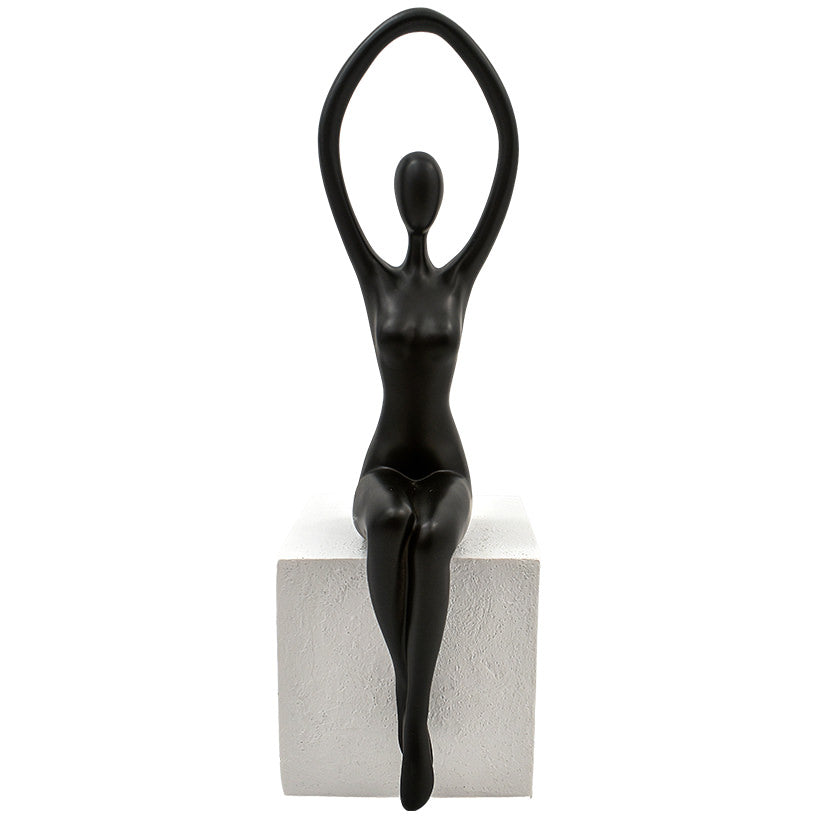 Elegantly Crafted Women Figurine – Timeless Feminine Art Piece