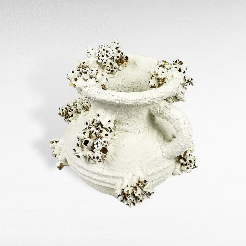 TERRACOTTA WHITE VASE WITH CORALS W45 |D40 |H35 CM