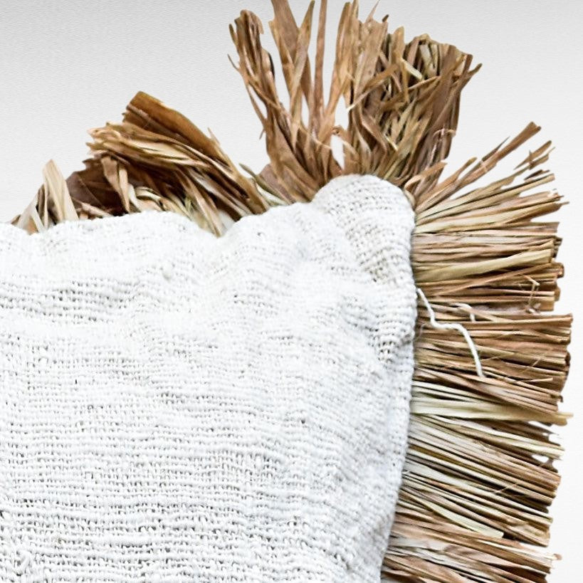 PILLOW WITH RAFFIA AND FRINGES - Chora Barefoot Luxury Living
