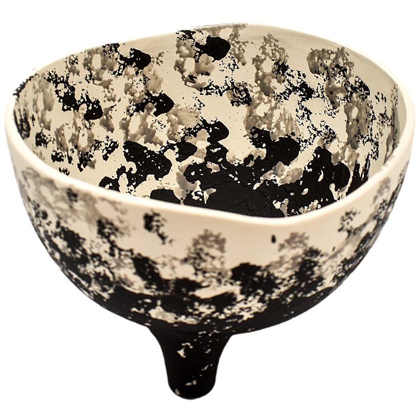 Chic White/Black Porcelain Vase – Timeless Elegance for Your Decor ✨