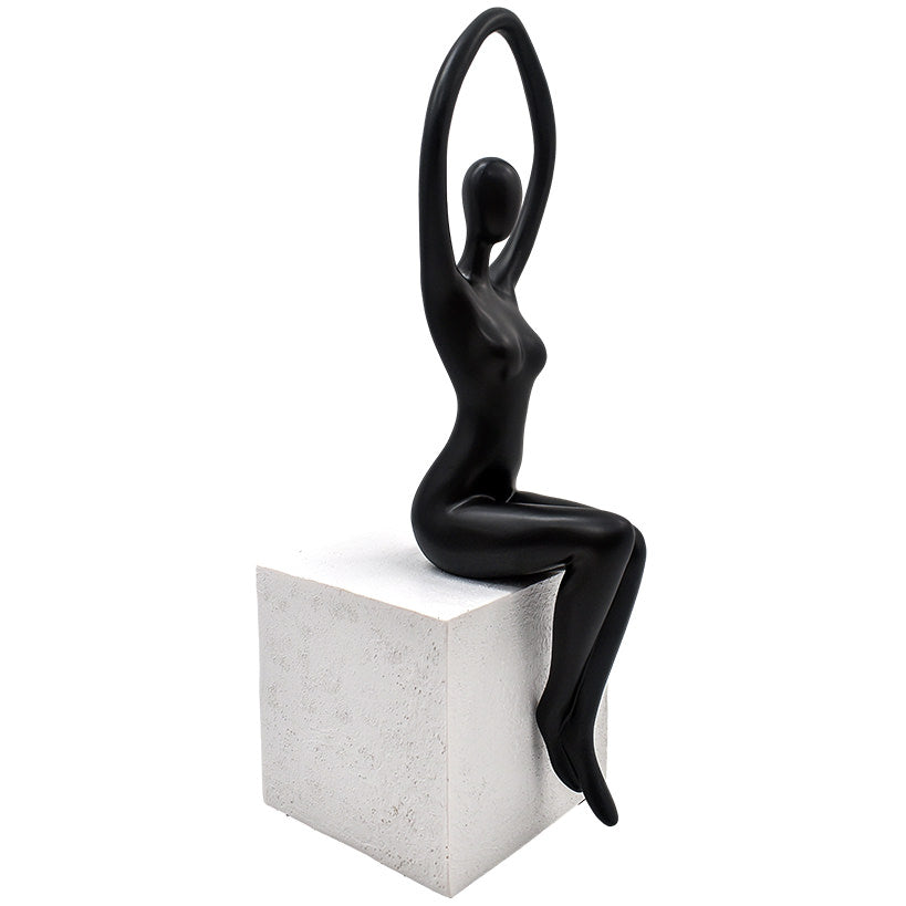 Elegantly Crafted Women Figurine – Timeless Feminine Art Piece