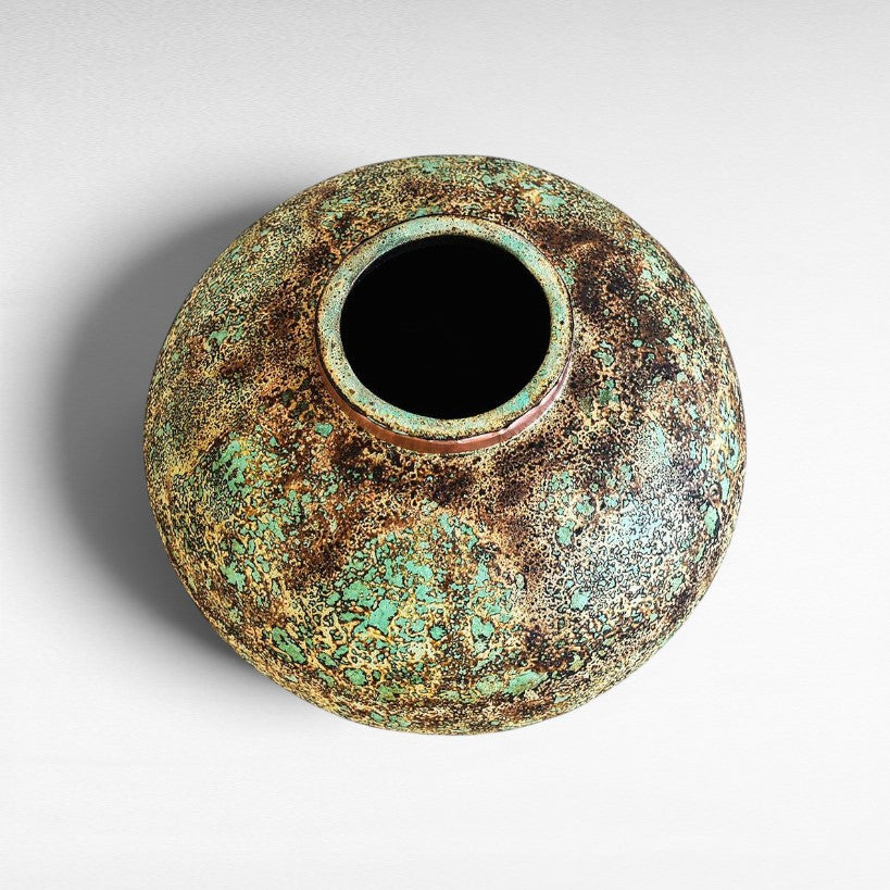 POT WITH COPPER RING AND GREEN RUSTY FINISH 39x39x32cm - Chora Mykonos