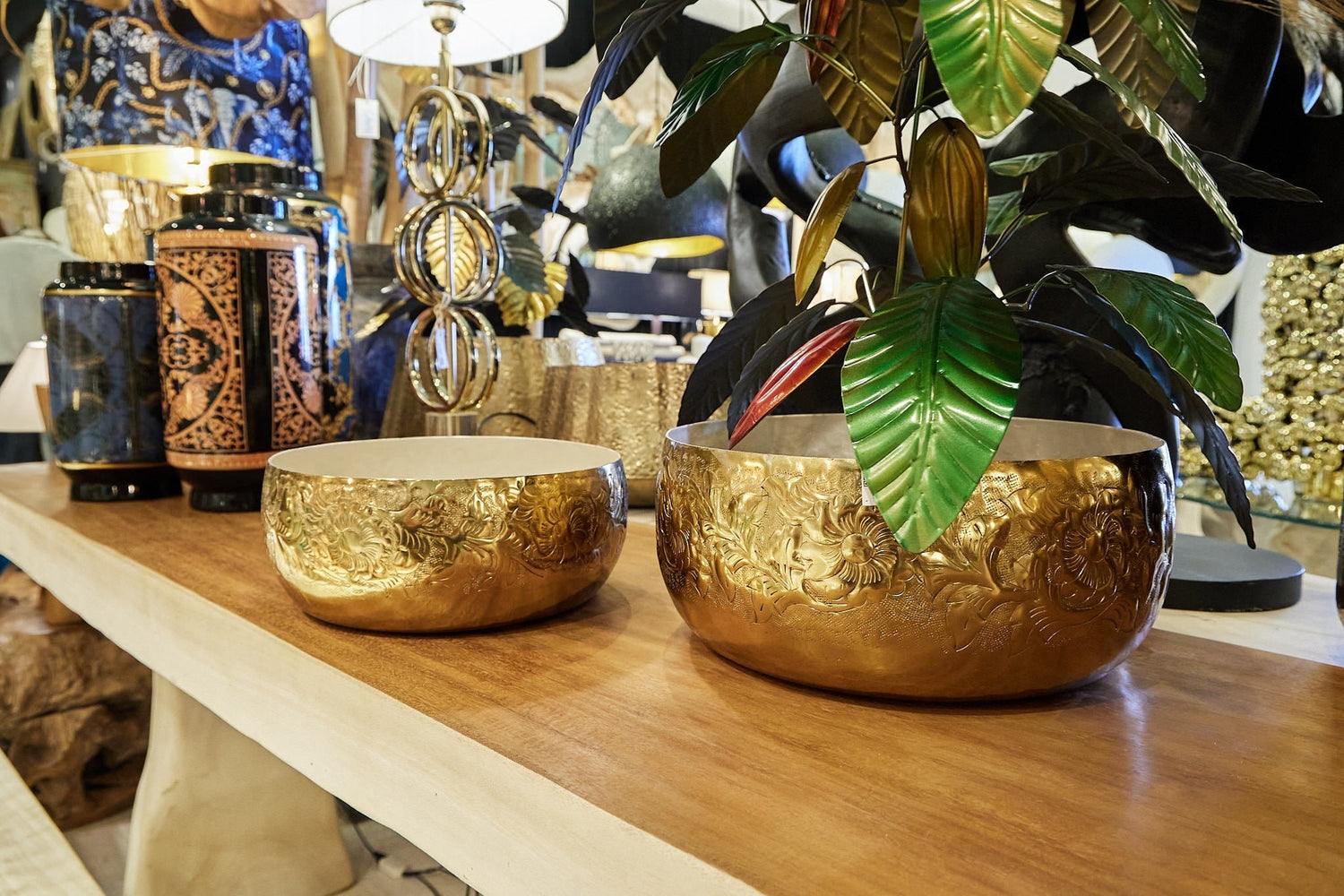 CHOCOLATE TREE METAL DECOR
