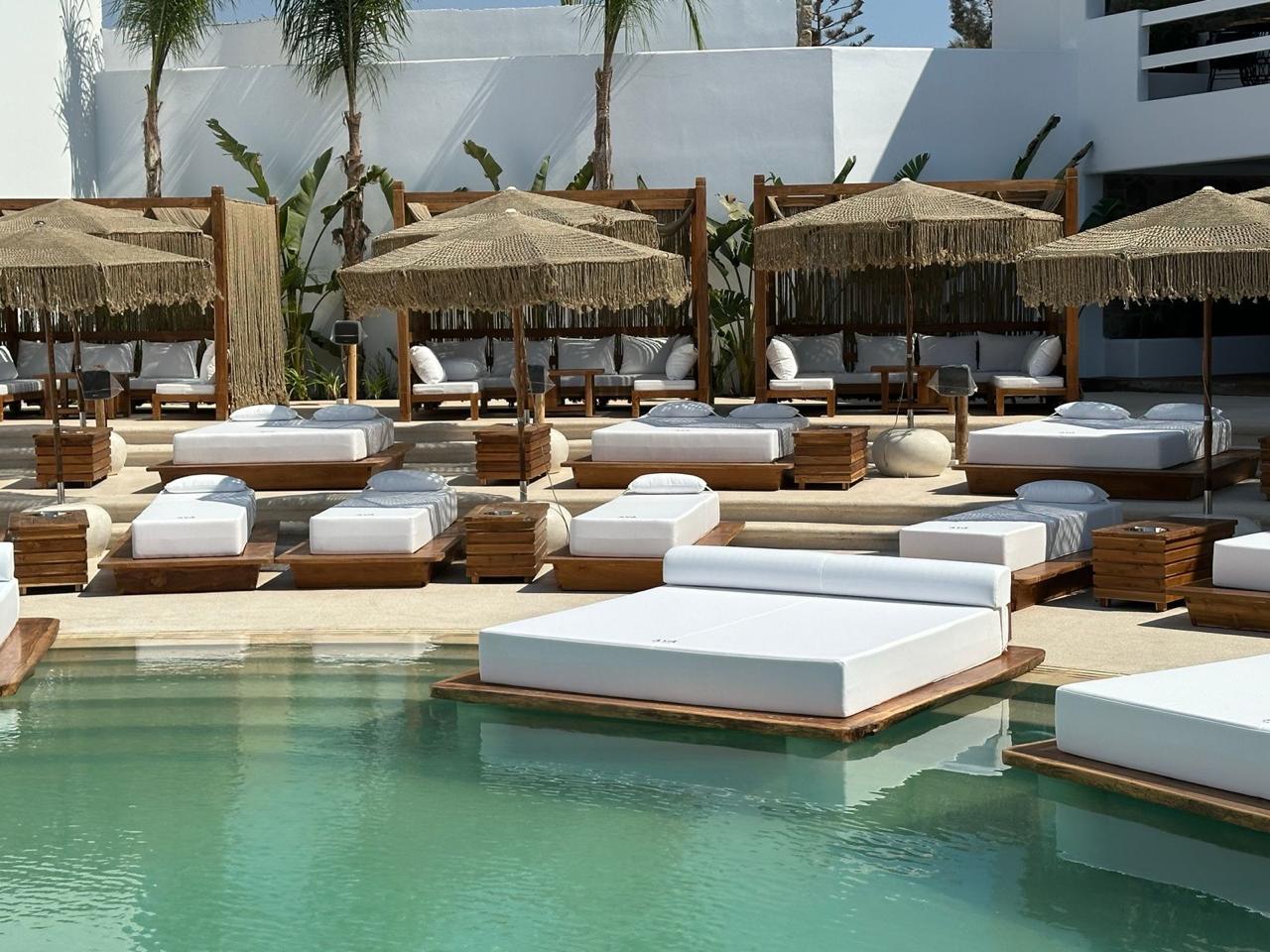 TEAK WOOD FLOATING DAYBED  W240 |D240cm