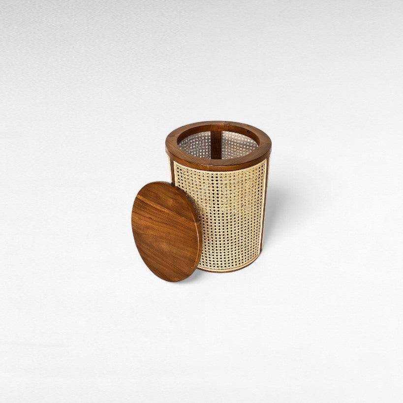 NATURAL LAUNDRY BASKET WITH VIENNESE RATTAN