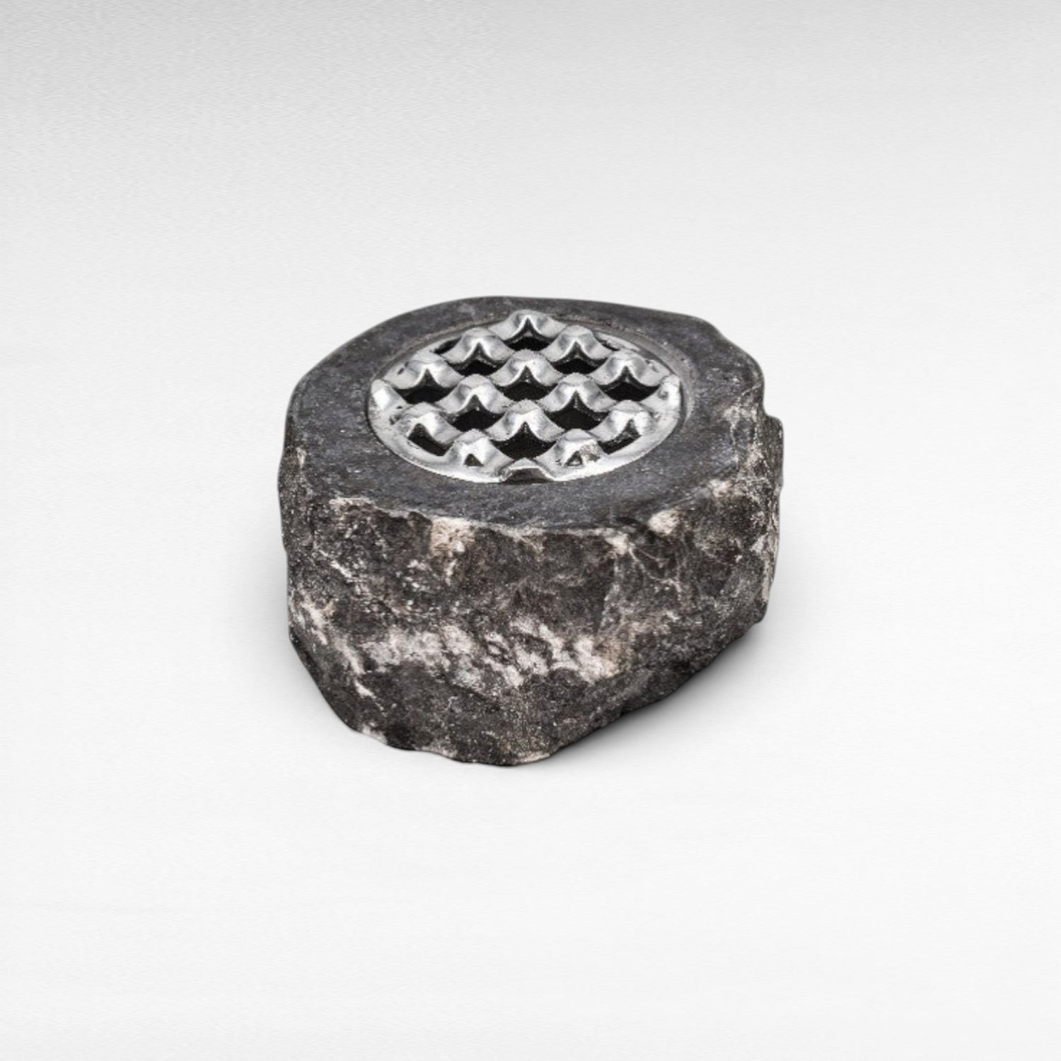 ASHTRAY STONE DARK GREY W12 |D12 |H7 CM