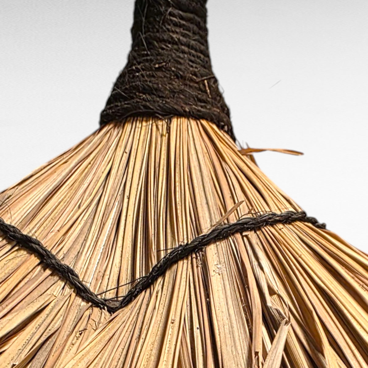 NATURAL GRASS WITH LAYERED FRINGES Φ60 |H60 cm