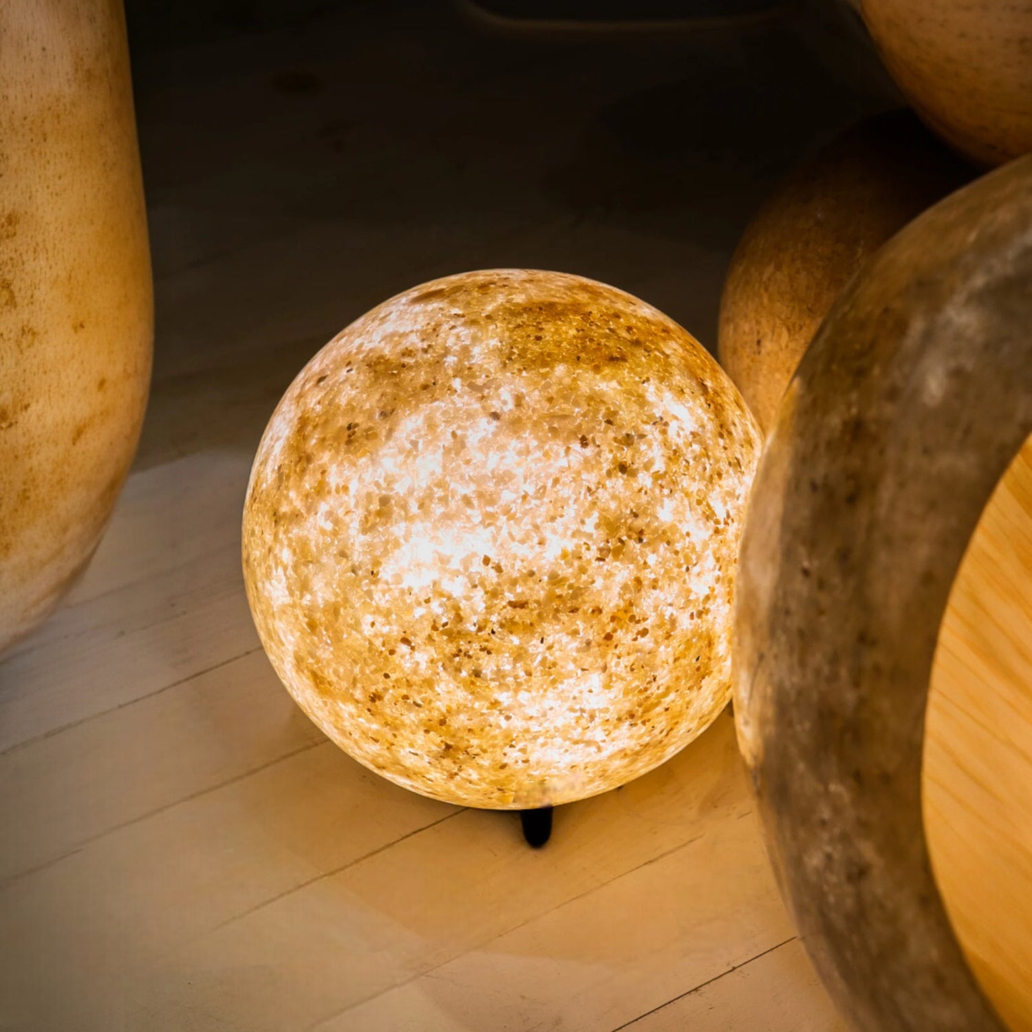BALL FLOOR LAMP RESIN