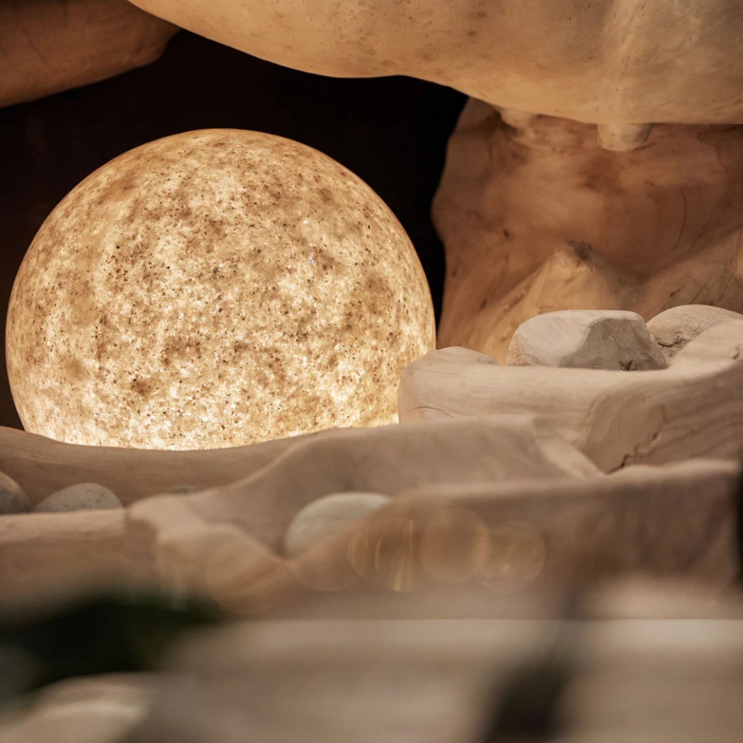 BALL FLOOR LAMP RESIN