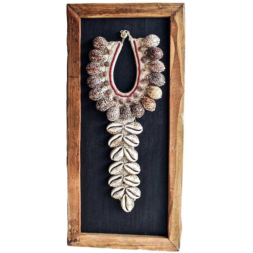 SHELL NECKLACE WITH FRAME 45x4x100cm